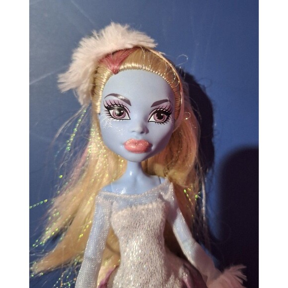 Monster High Ghouls Rule Abbey Bominable Doll incomplete - Picture 1 of 3